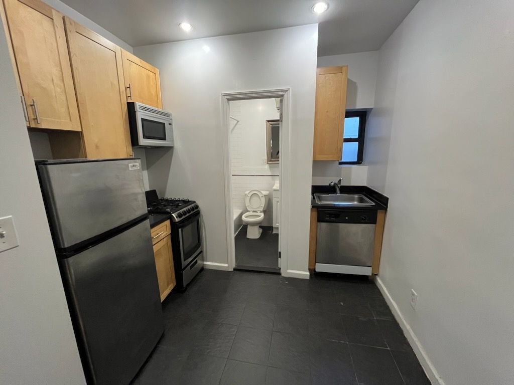 400 East 76th Street - Photo 0