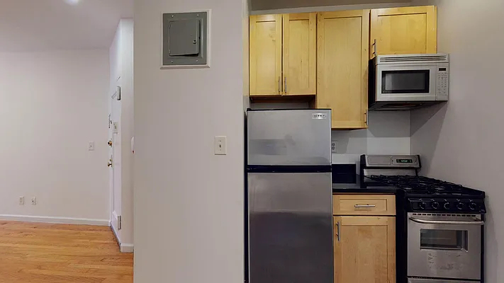 500 East 76th Street - Photo 4