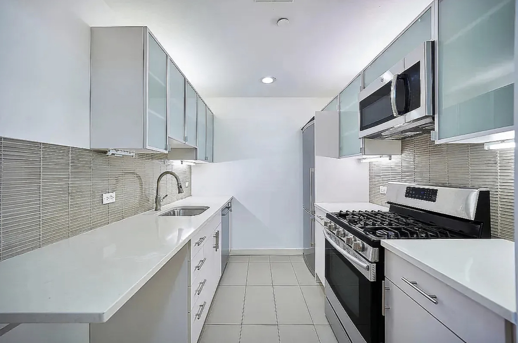 222 East 111th Street - Photo 6