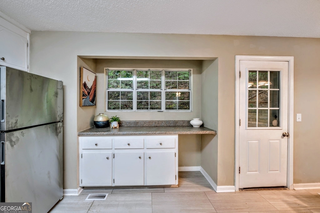 221 Remington Lane - Photo 5