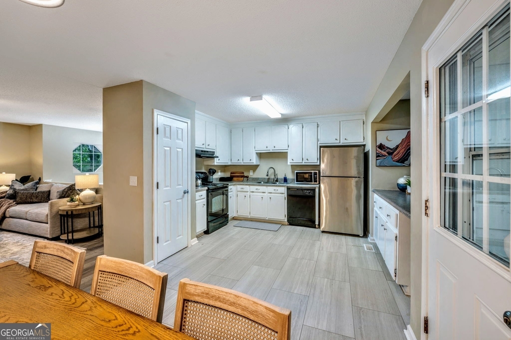 221 Remington Lane - Photo 4