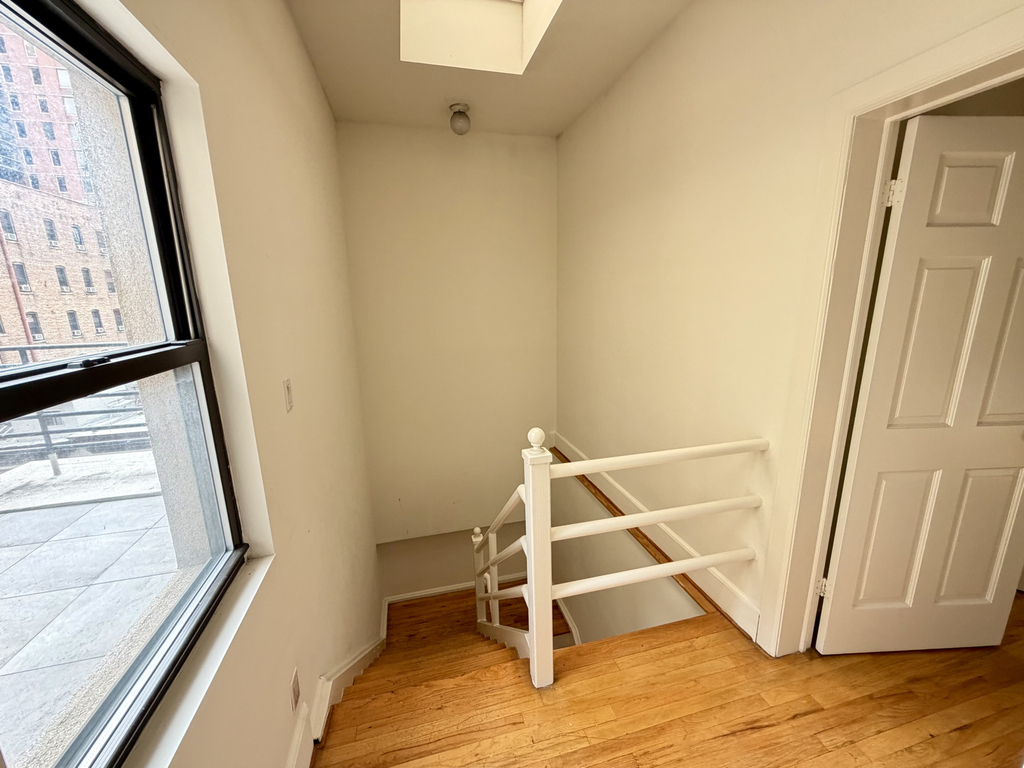 113 East 31st Street - Photo 9
