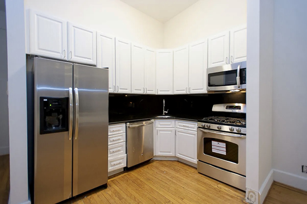 113 East 31st Street - Photo 3