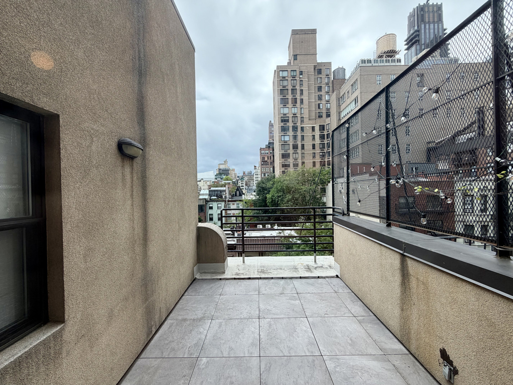 113 East 31st Street - Photo 2