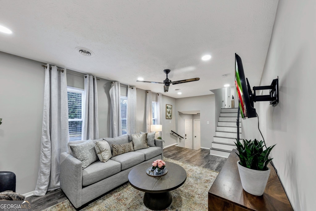 3715 Clearwater Drive - Photo 3