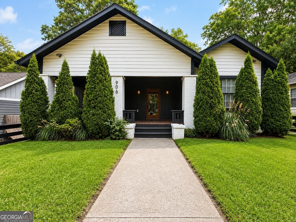 906 Westmont Road Sw - Photo 1