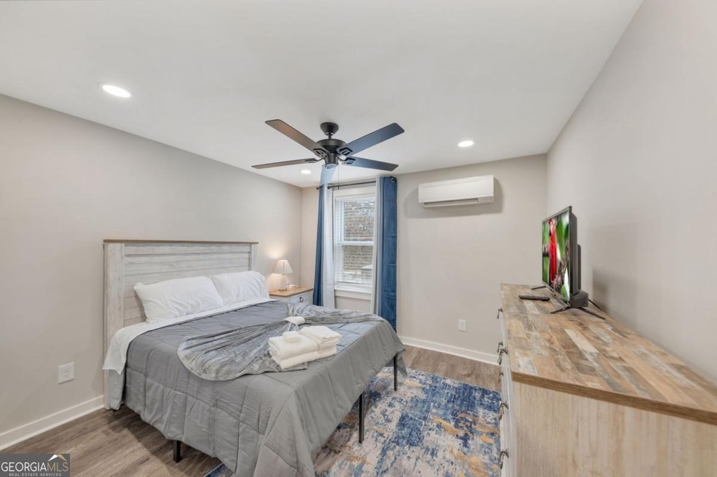 243 Georgia Avenue N - Photo 4