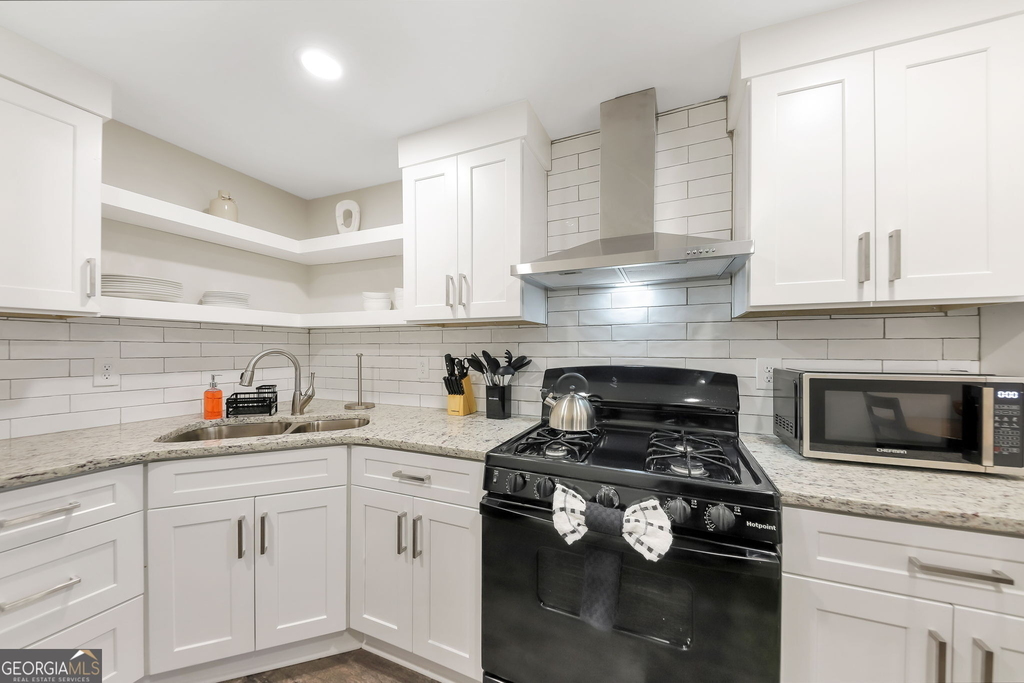 243 Georgia Avenue N - Photo 3
