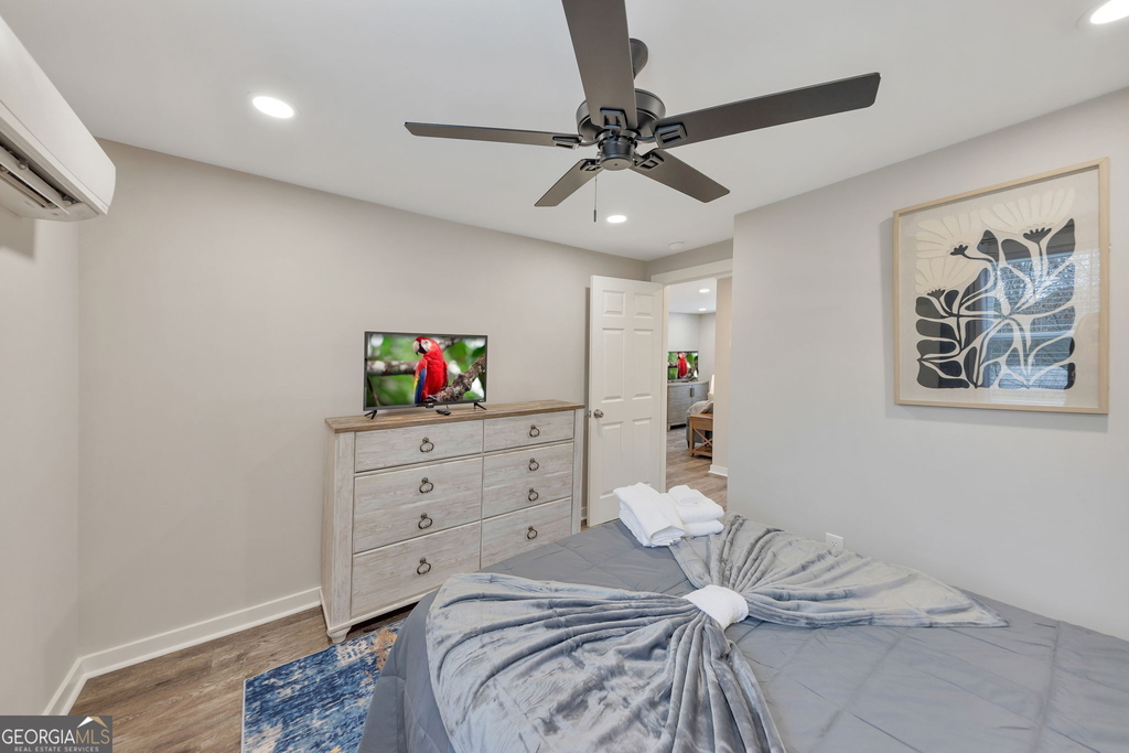 243 Georgia Avenue N - Photo 8