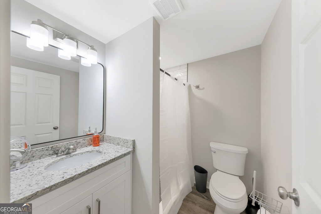 243 Georgia Avenue N - Photo 13