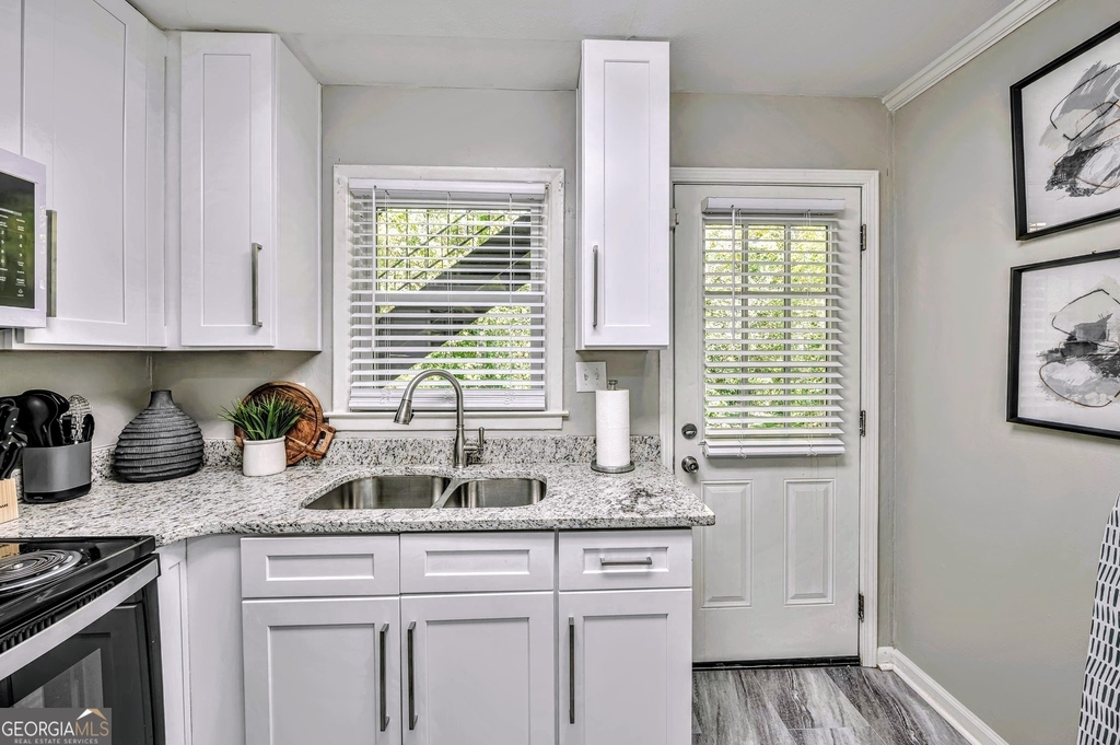 2858 Rosehill Street - Photo 13