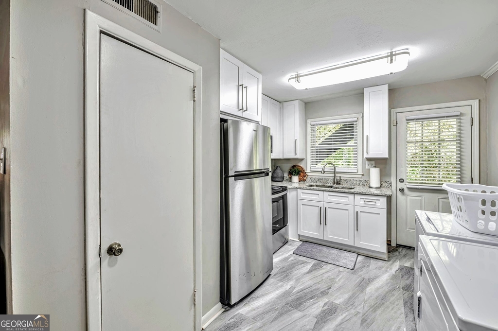 2858 Rosehill Street - Photo 10