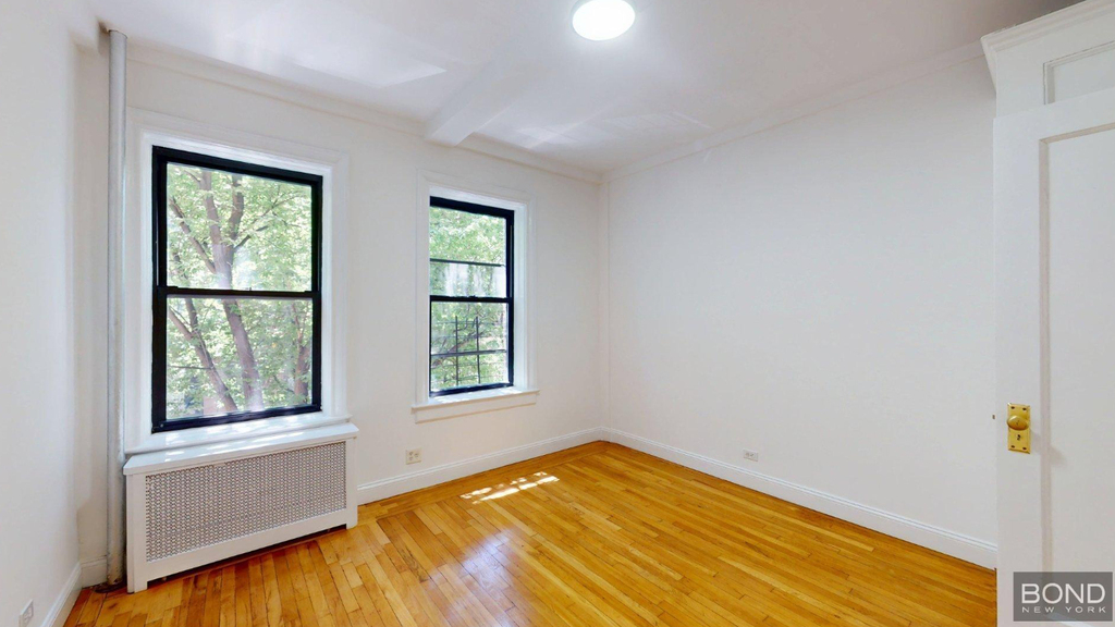 325 West 77th Street - Photo 3