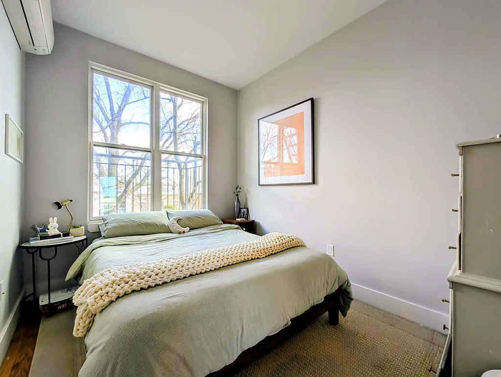 1354 Jefferson Avenue - Photo 2
