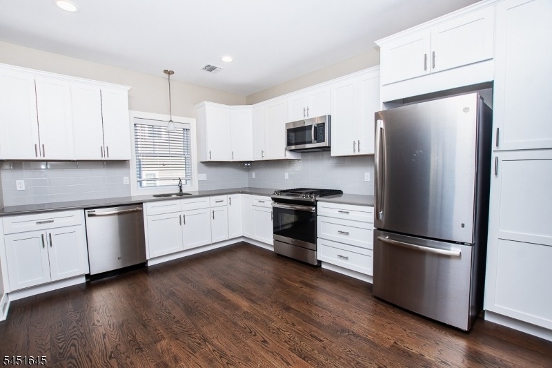 156 Broad St - Photo 15