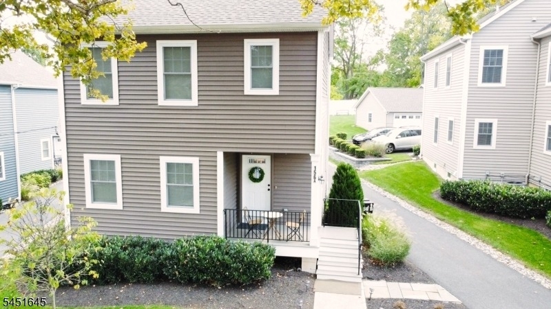 156 Broad St - Photo 4
