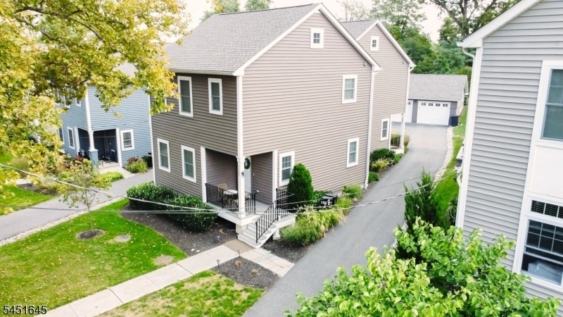 156 Broad St - Photo 0