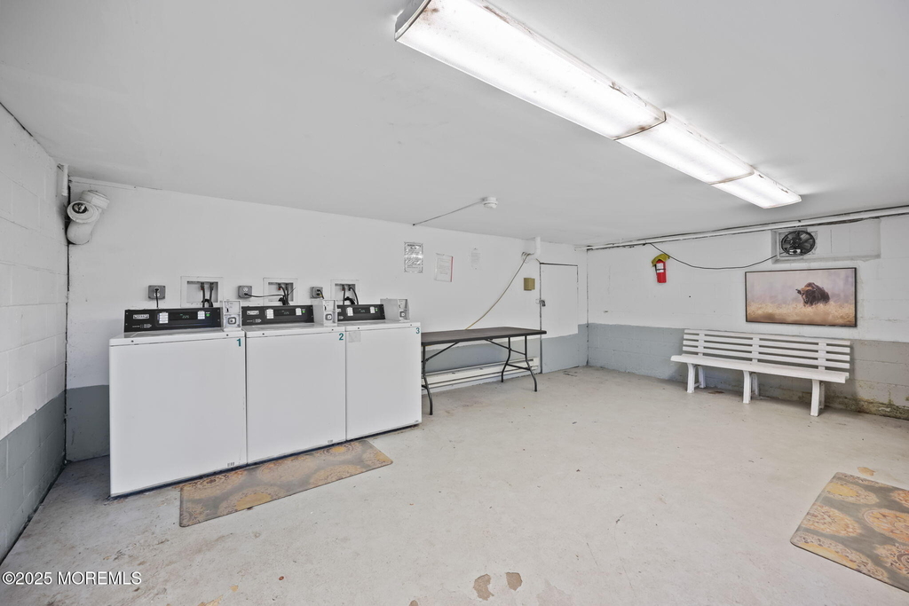 175 Buckelew Avenue - Photo 30