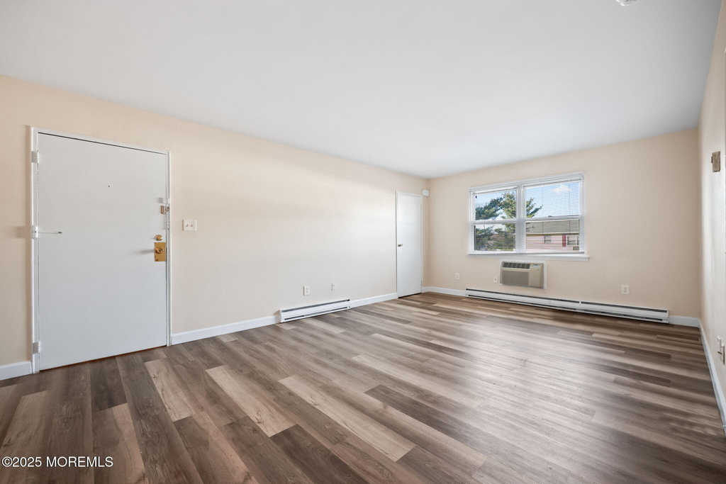175 Buckelew Avenue - Photo 11