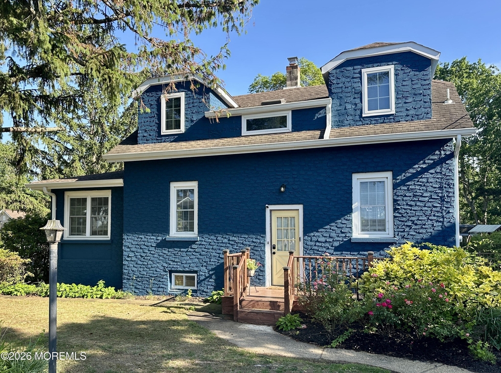 36 Bayberry Avenue - Photo 0