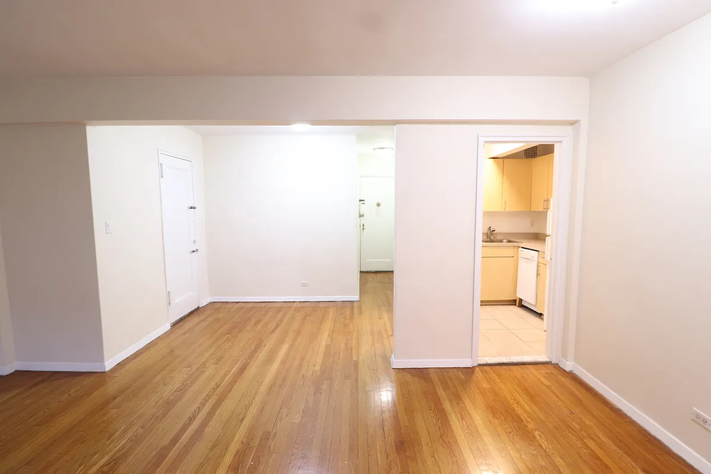 98-30 67th Avenue - Photo 3