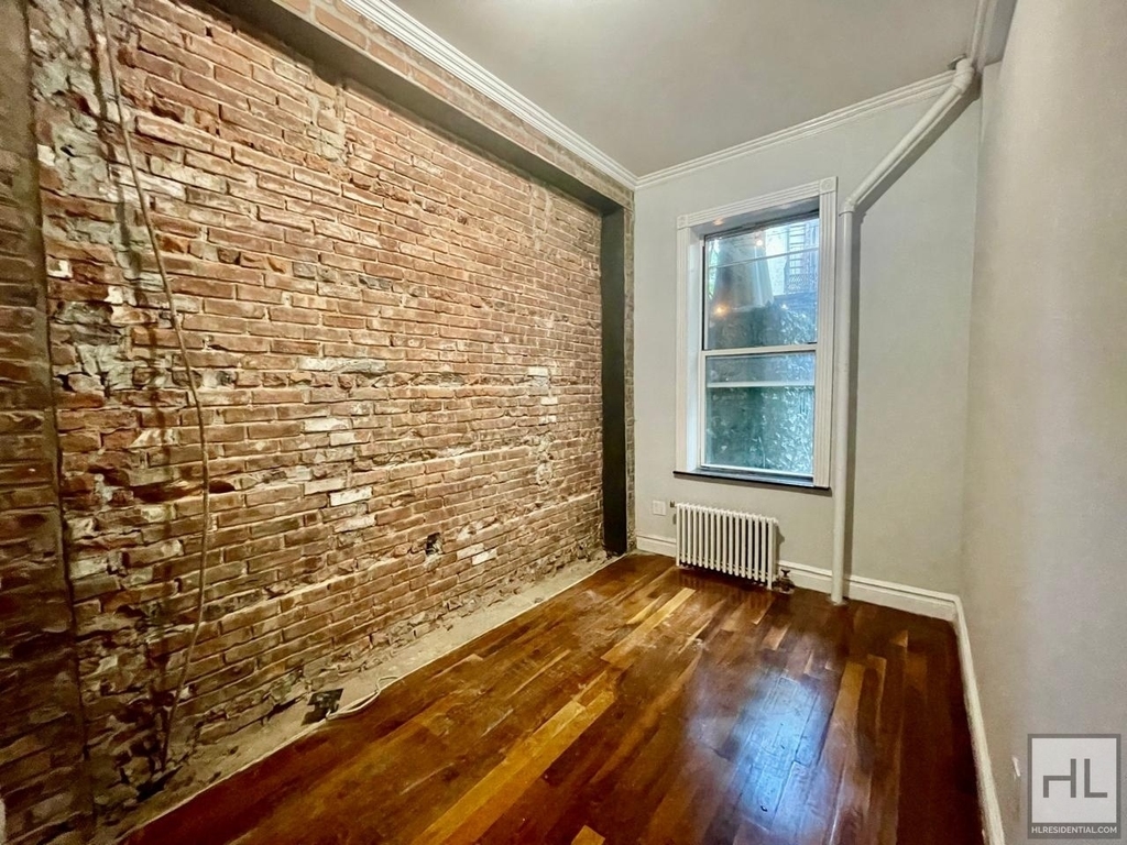 Hudson St - Photo 3