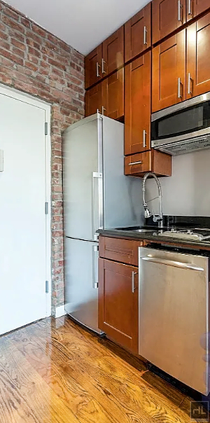 West 14 Street - Photo 2