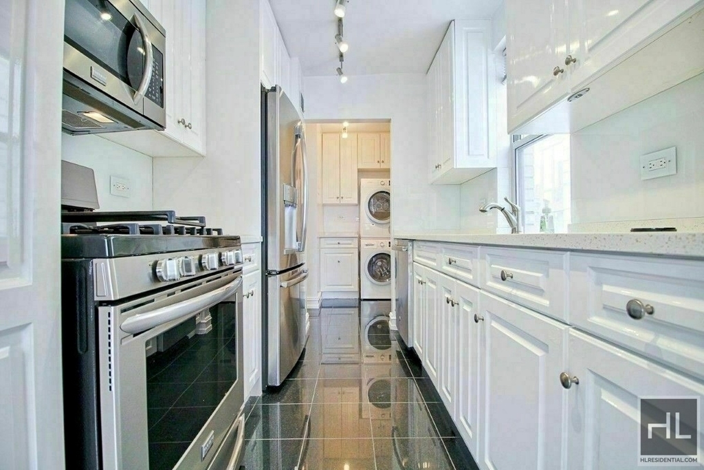 East 79 Street - Photo 2