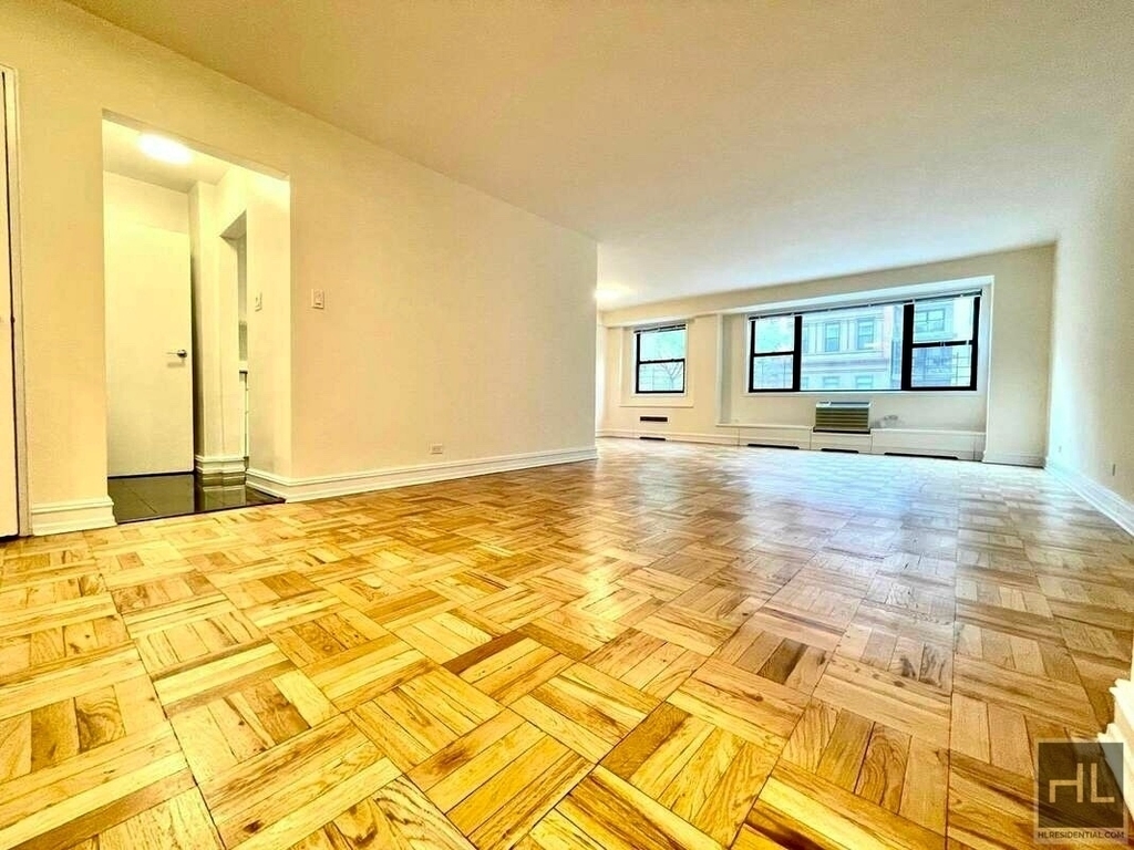 East 79 Street - Photo 1