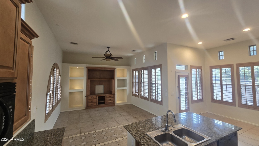 4039 N Park Street - Photo 21