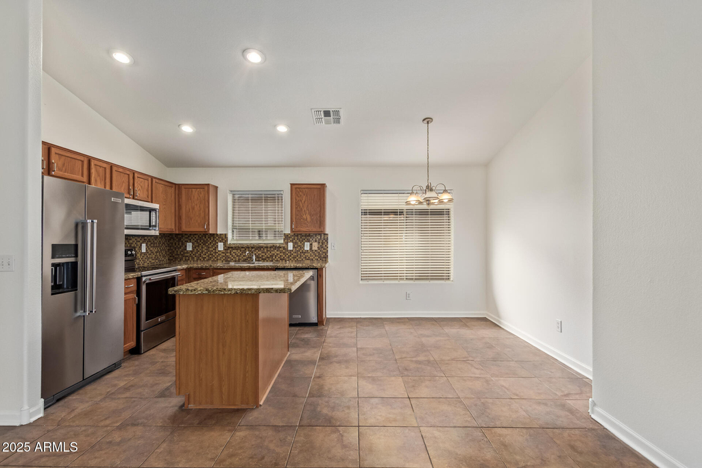 42346 W Sunland Drive - Photo 11