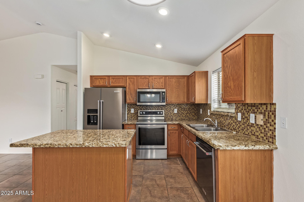 42346 W Sunland Drive - Photo 13