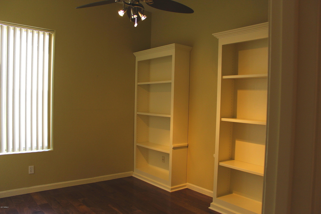 5435 W Buffalo Street - Photo 10
