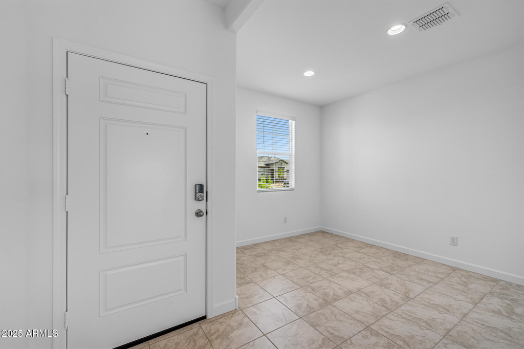 38125 W Excussare Way - Photo 15