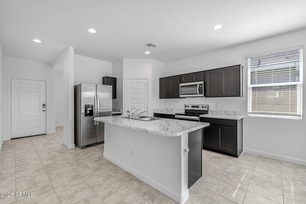38125 W Excussare Way - Photo 5