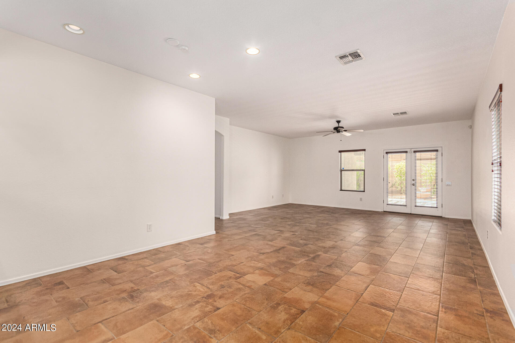 10847 W Avenida Del Rey -- - Photo 7