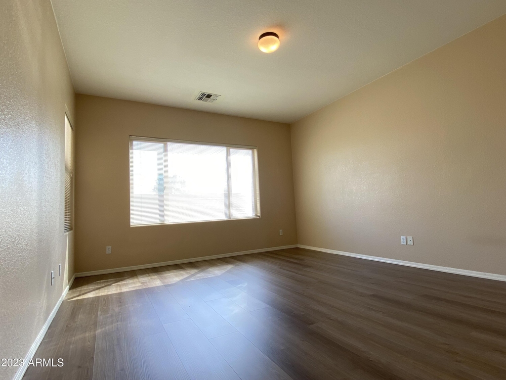 517 S 115th Drive - Photo 14