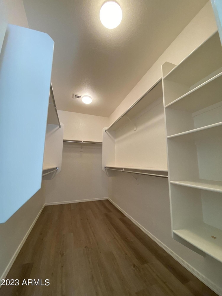 517 S 115th Drive - Photo 12