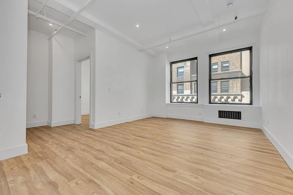 248 West 35th Street - Photo 2