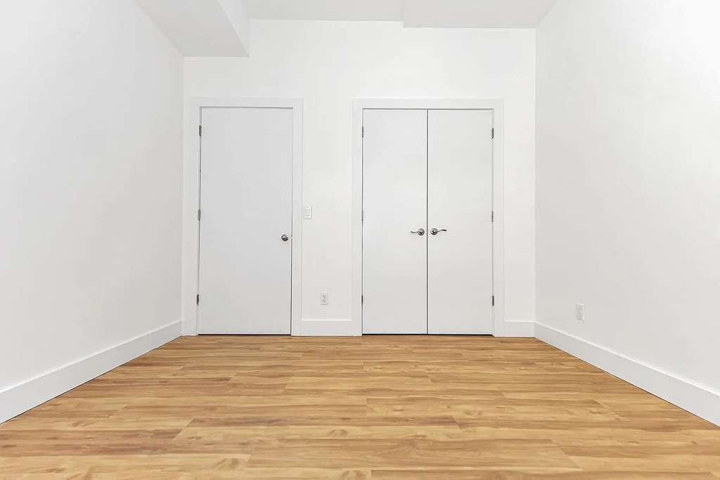 248 West 35th Street - Photo 5