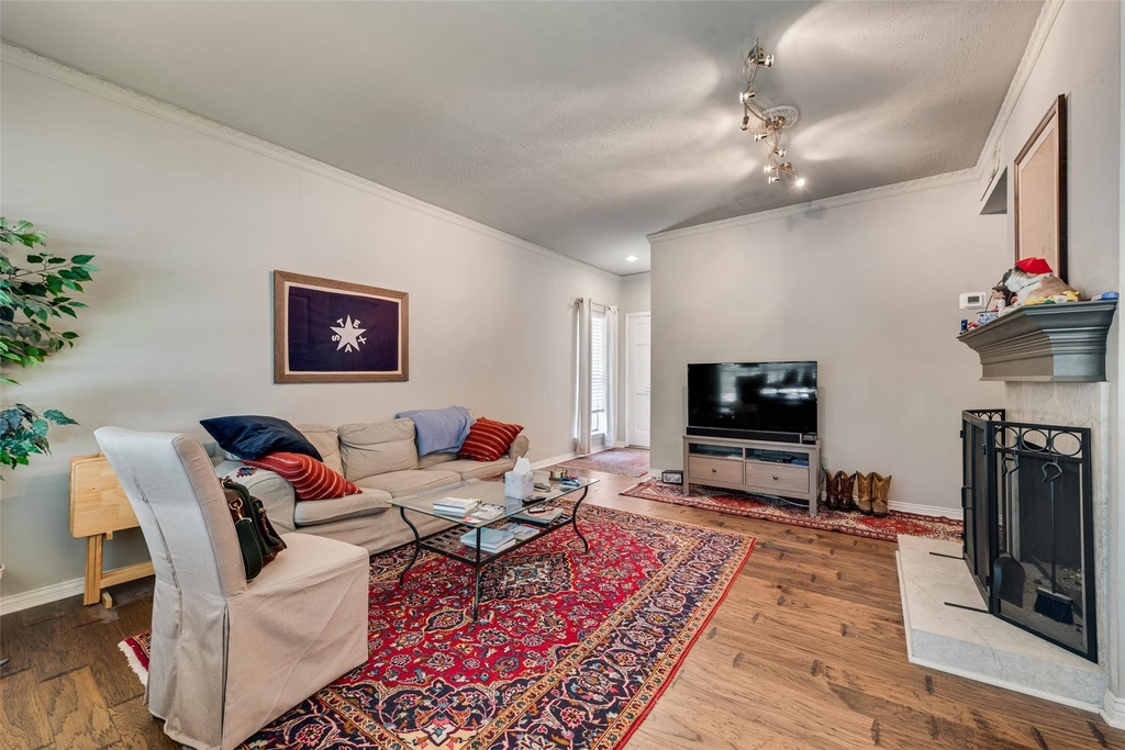 4349 Bellaire Drive S - Photo 4