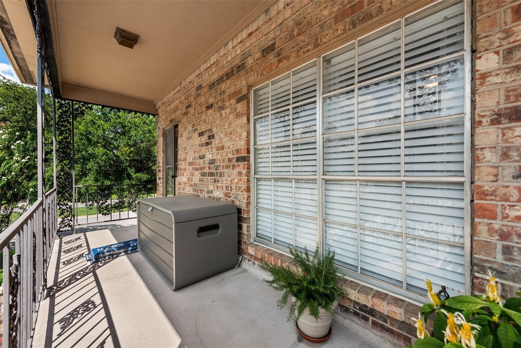4349 Bellaire Drive S - Photo 2