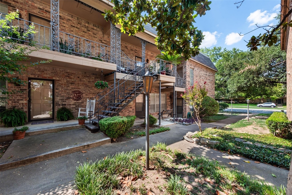 4349 Bellaire Drive S - Photo 0