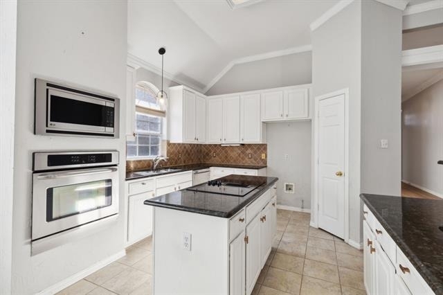 8012 Greenwood Drive - Photo 10