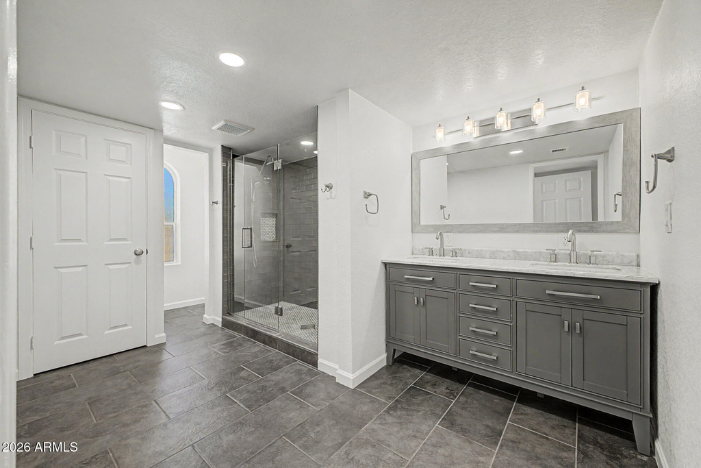 2225 E Catalina Drive - Photo 16