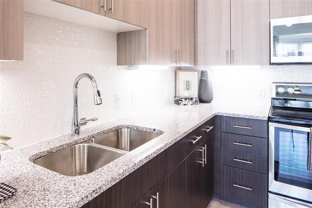 901 N Zang Boulevard - Photo 3