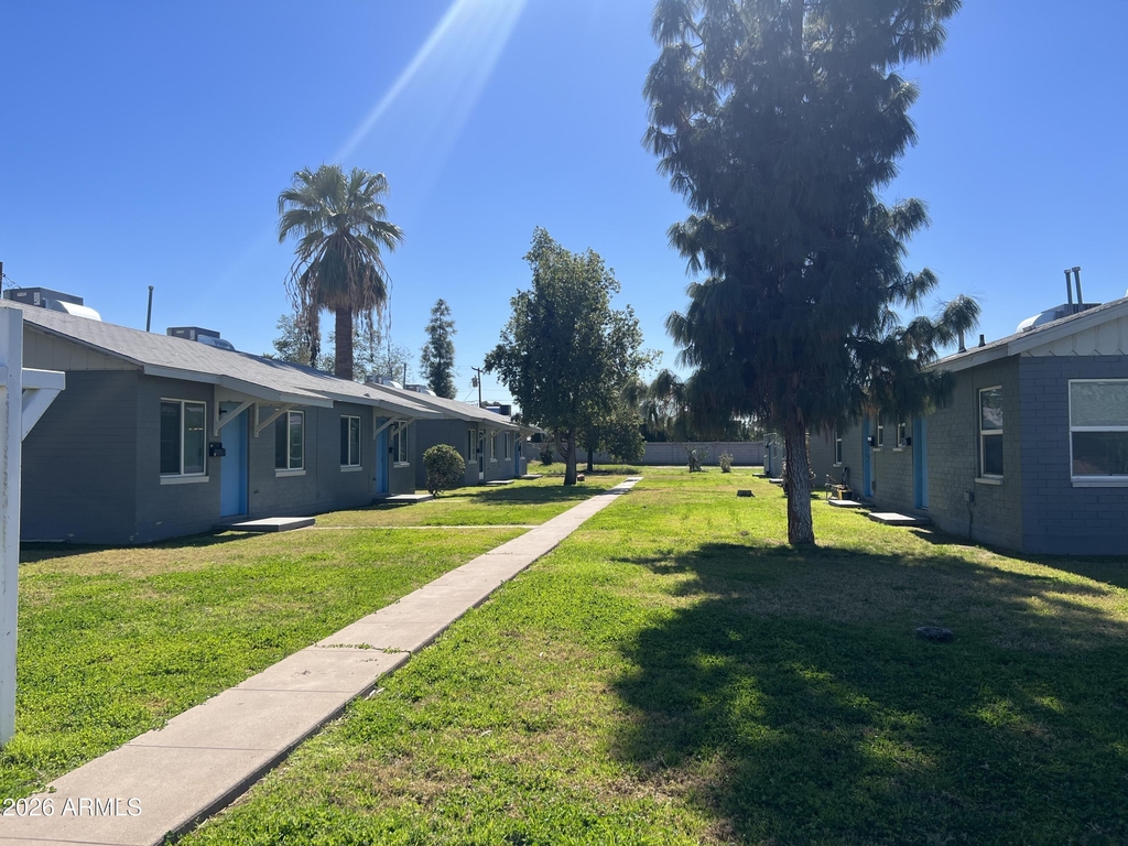925 E Turney Avenue - Photo 38