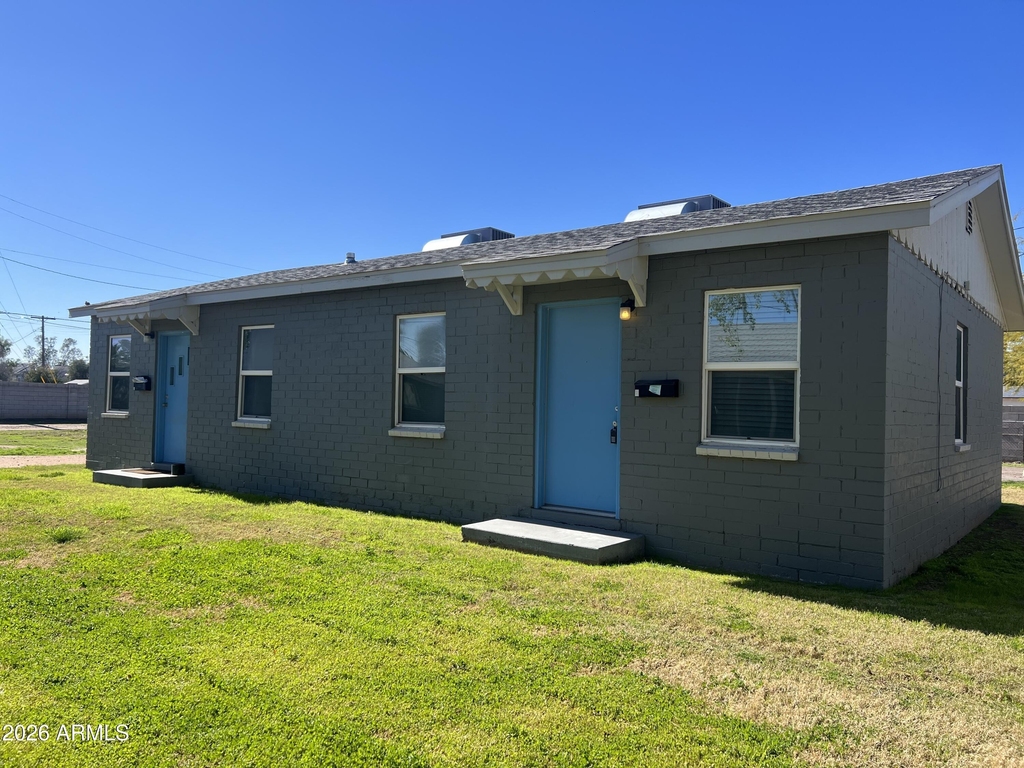 925 E Turney Avenue - Photo 0