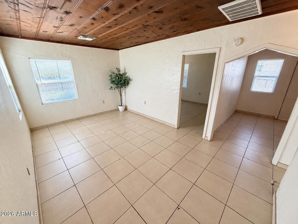 925 E Turney Avenue - Photo 25