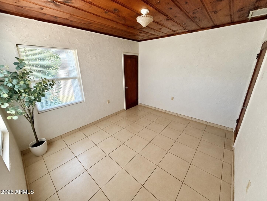 925 E Turney Avenue - Photo 38
